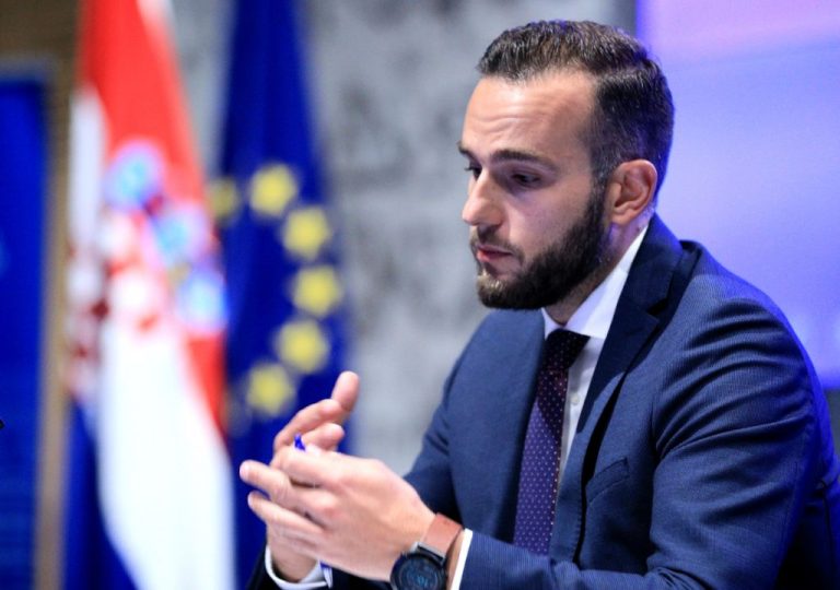 Vlada je zaprimila zahtjev za skidanje imuniteta ministru rada Aladroviću