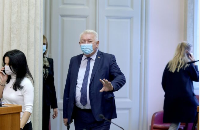 IZA NJEGA JE KORONAVIRUS I REHABILITACIJA: Nakon dugo izbivanja i borbe s opakom bolešću, HDZ-ov Josip Đakić vratio se u saborske klupe