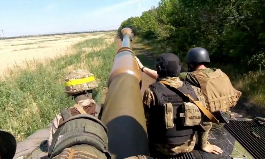 Ukrajinci tvrde da su probili ruske linije kod Hersona, a Rusi da su odbili napade