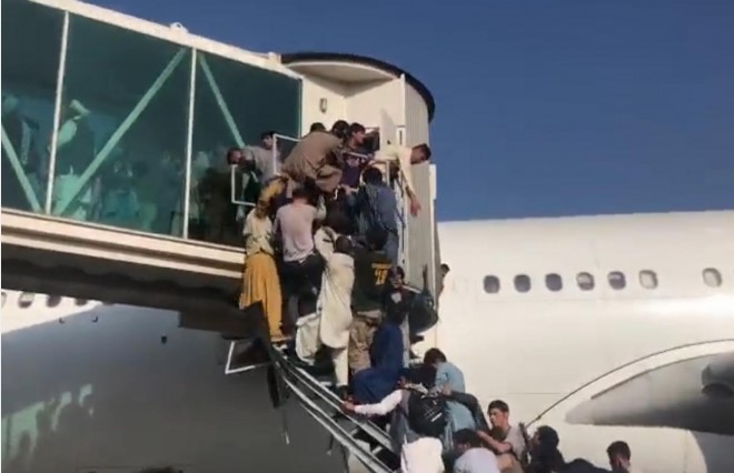 DRAMA HRVATA U KABULU: Četvorica ostala ‘izvan žice’, umirovljeni branitelj se uspio domoći leta za Kuvajt!