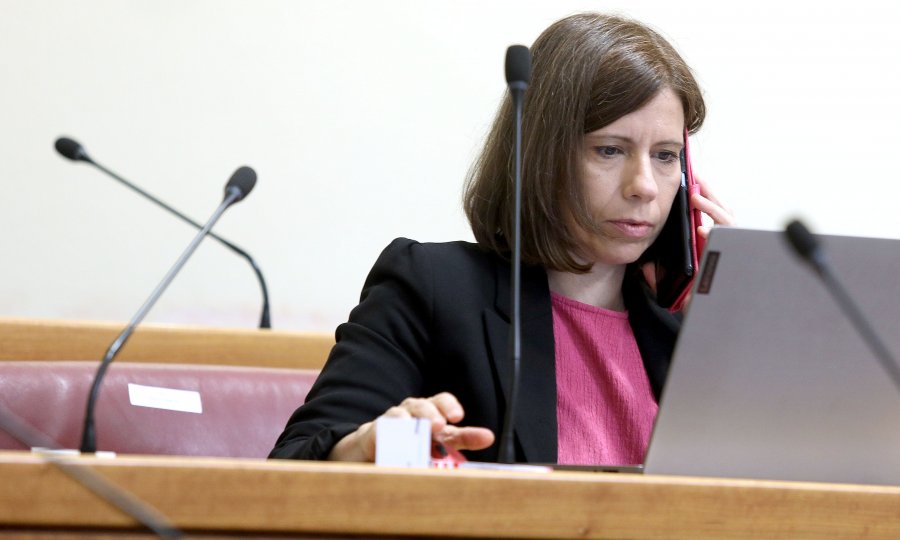 Banožić otkrio da će Sveučilište obrane dobit ime po Franji Tuđmanu, Peović  svojim komentarom digla na noge zastupnike