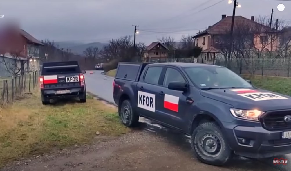 ‘OVO SU RATOBORNE BARIKADE, IMITIRAJU DRAŽU MIHAILOVIĆA!’ Porfirije ne smije na Kosovo, usijano na barikadama: ‘Nije moguće razumjeti srpsku politiku bez tri ubojstva’