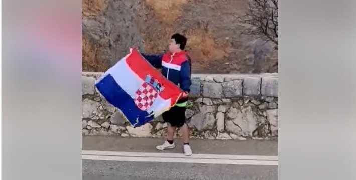 'Pupovac, vidiš kako se voli Hrvatska?'; Kinez izvedbom domoljubnog hita 'zapalio' internet