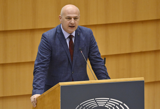NJEŽNA LJUBAVNA PRIČA IZ BRUXELLESA! Kolakušić ljubi opasnu Rumunjku od koje strahuje Plenković: Intimni su više od godinu dana