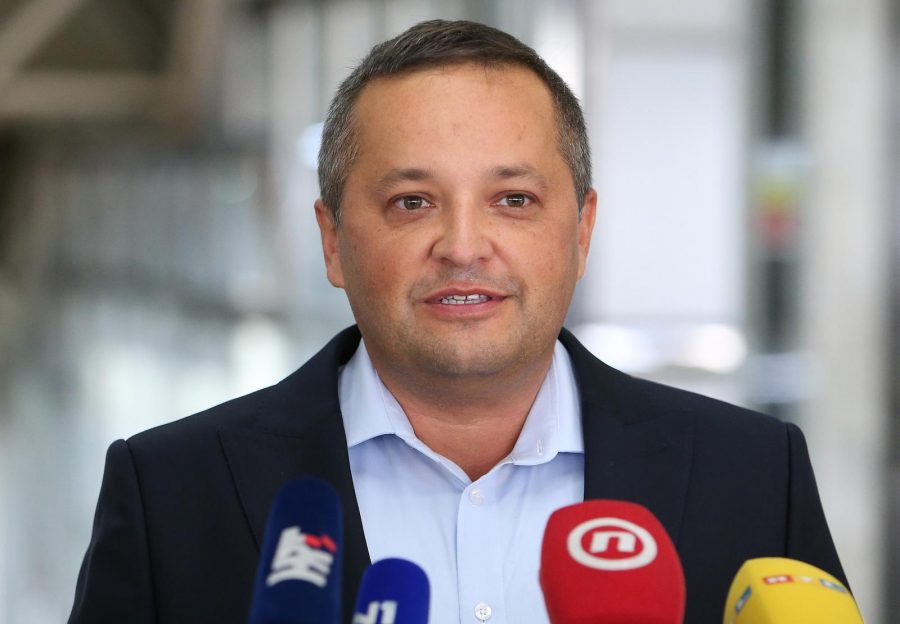 Kolarić: Prekasno je za uvođenje mjera, pušteno je prokužavanje omikronom