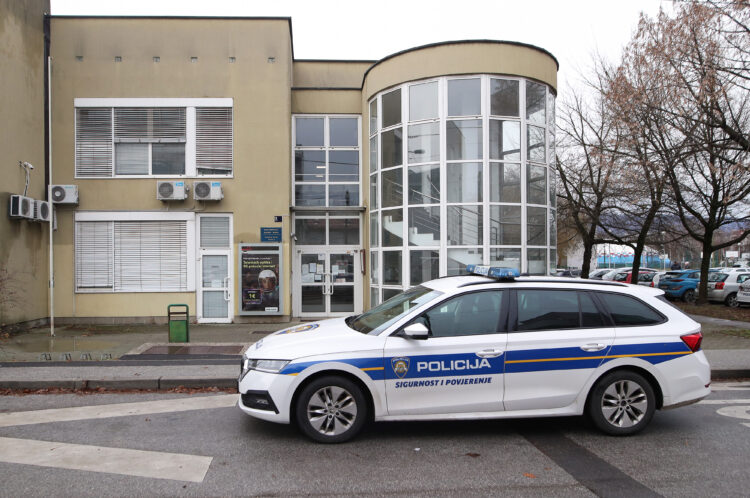 ANALIZA PRVOG DANA Ravnatelji istaknuli četiri zamjerke novom sigurnosnom protokolu u školama: ‘Pregled stvari roditelja? Neizvedivo‘