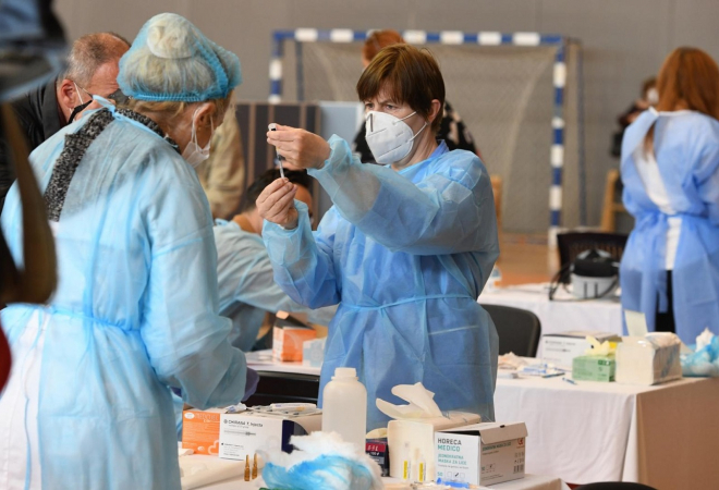 VIRUS NE POPUŠTA! U posljednja 24 sata zabilježen 10.701 novi slučaj zaraze Covidom-19, preminulo 36 osoba