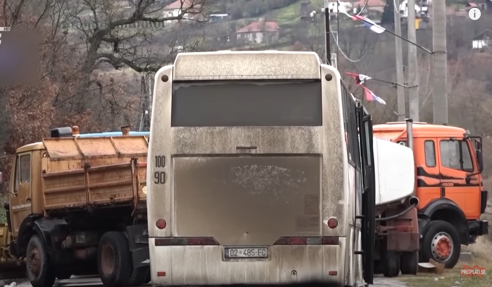 Sjeverno Kosovo i dalje blokirano: škole zatvorene, ozbiljna upozorenja na snazi