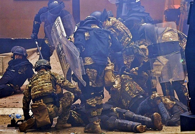 VRIJE NA KOSOVU Amerikanci snažno osudili napad na pripadnike KFOR-a ‘Hitno prekinite nasilje!‘