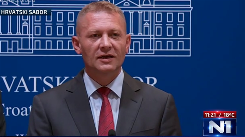 BEZ MILOSTI! Beljak proveo još jednu brutalnu čistku u HSS-u: Izbacio oponente