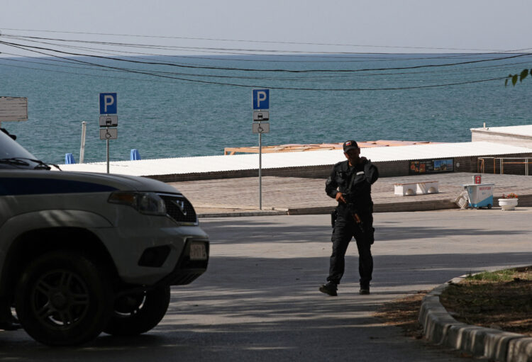 Nakon raketnog napada na krimskim plažama podignuta skloništa