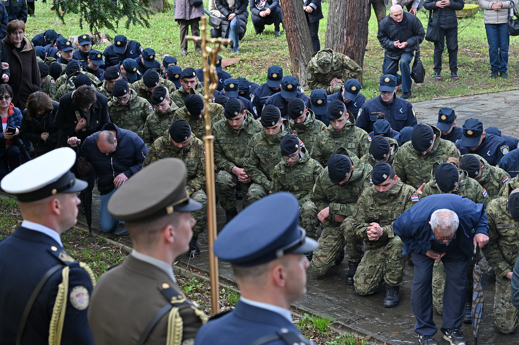 Tradicionalni Križni put na Ksaverskoj kalvariji: Snaga vjere i zajedništva Hrvatske vojske i policije