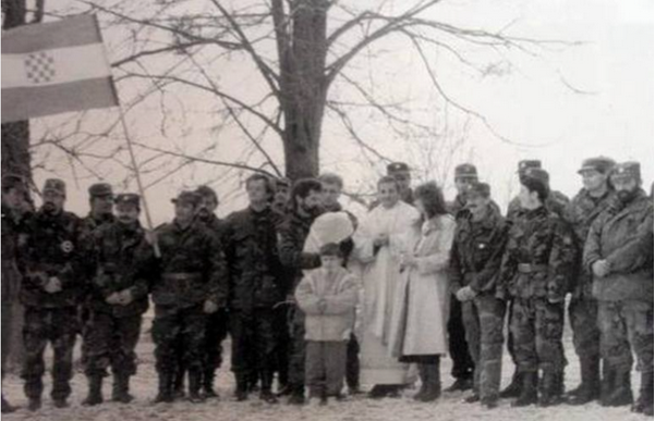 IMAO JE 36 KUMOVA! Glumcu rođenom ’92. kumovao cijeli vod: ‘Otac je na bojišnici saznao da sam rođen’