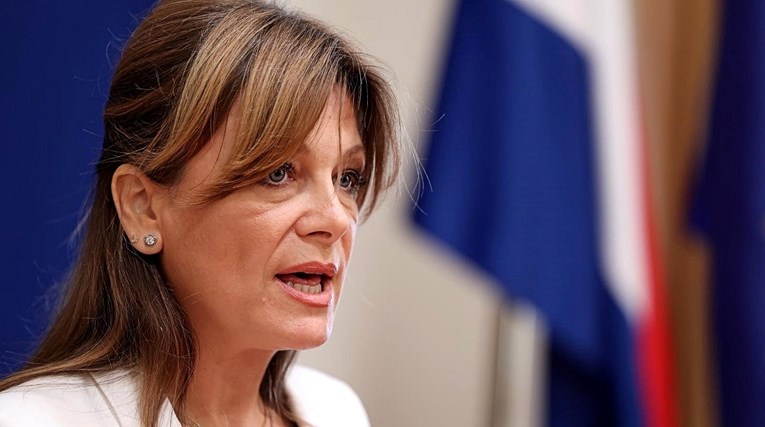 KRIŠTO RASTAVILA PUPOVCA I ŠIMPRAGU ‘NA PROSTE FAKTORE’! Karolina nikad ljuća, zidarsku iza uha dobio i Plenković: ‘Ona će nešto govoriti o poštivanju žrtava? Uvredljivo i ponižavajuće’