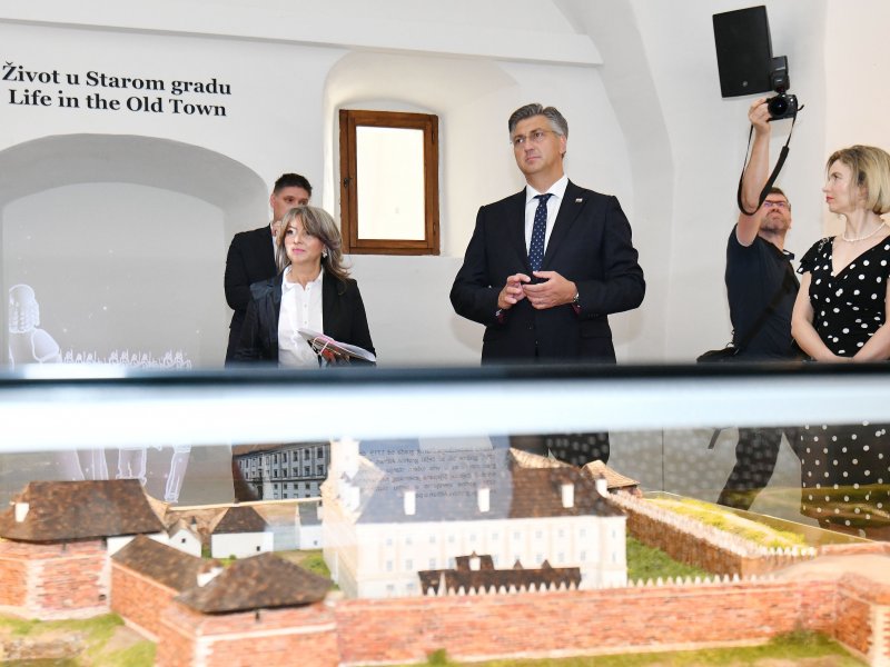 Plenković ponovio da nema obaveznog cijepljenja, ali i najavio: Tri su sektora kod kojih razmišljamo na drugačiji način