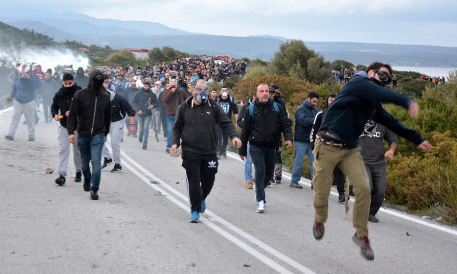 Stanovnici Lezbosa priječe iskrcaj migranata