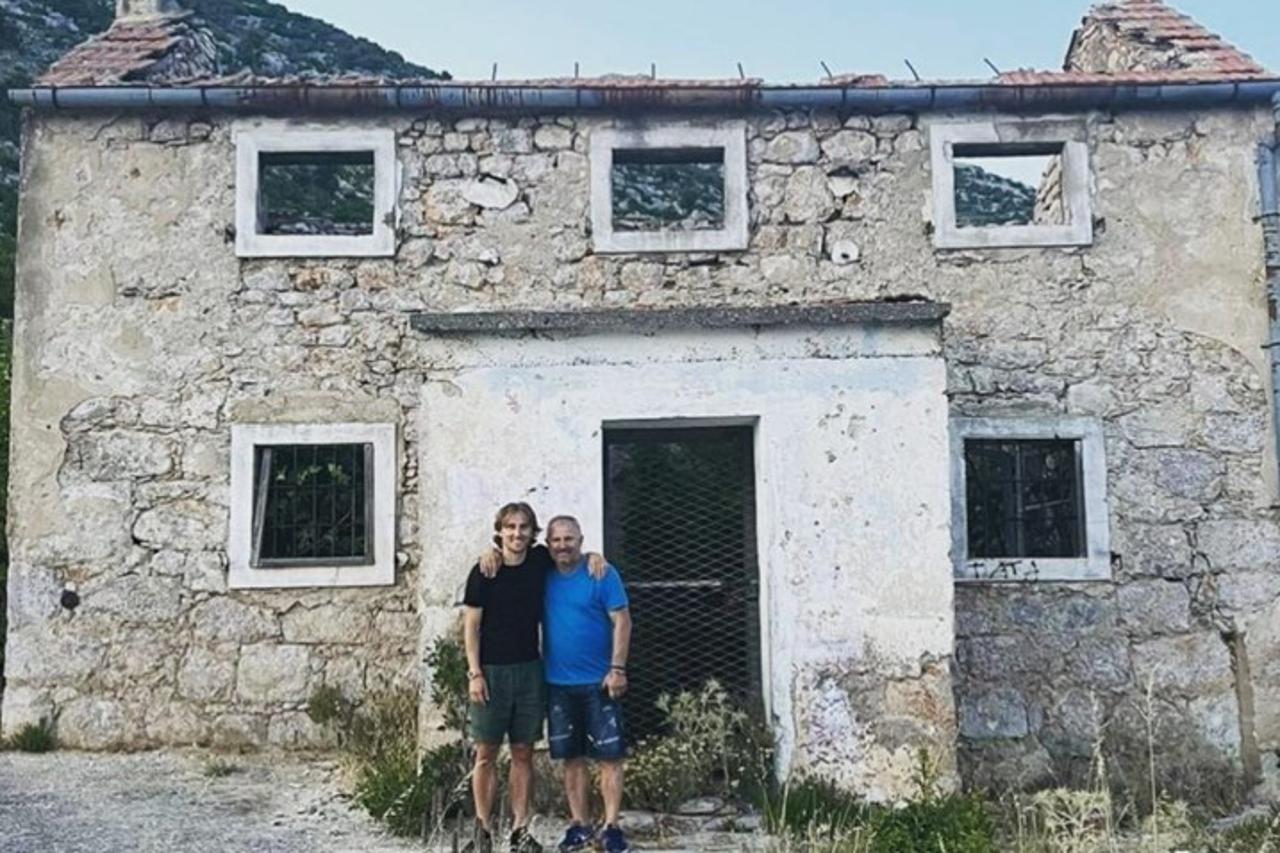 Četnici su ubili djeda Luke Modrića, a kuća mu danas propada