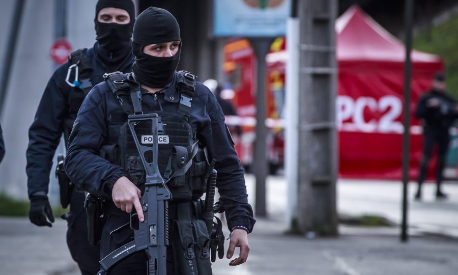 U Lyonu ustrijeljen pravoslavni svećenik, počinitelj u bijegu