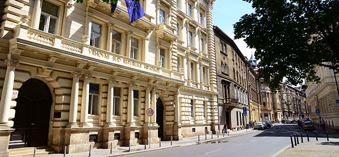 Zbog čega su suci zaštićeni do kraja života?