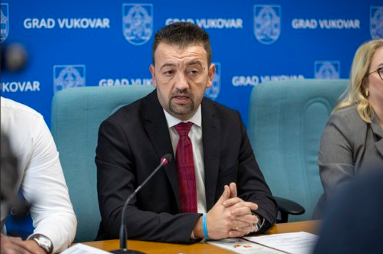Gradonačelnik Pavliček: Neprihvatljivo je da Grad Vukovar nije bio obaviješten o dolasku premijera Srbije