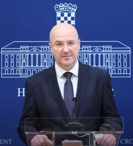 Radić opisao Pupovca: ‘On ima sto odijela, malo vlada, malo je ugrožen, to je etnobiznismen’