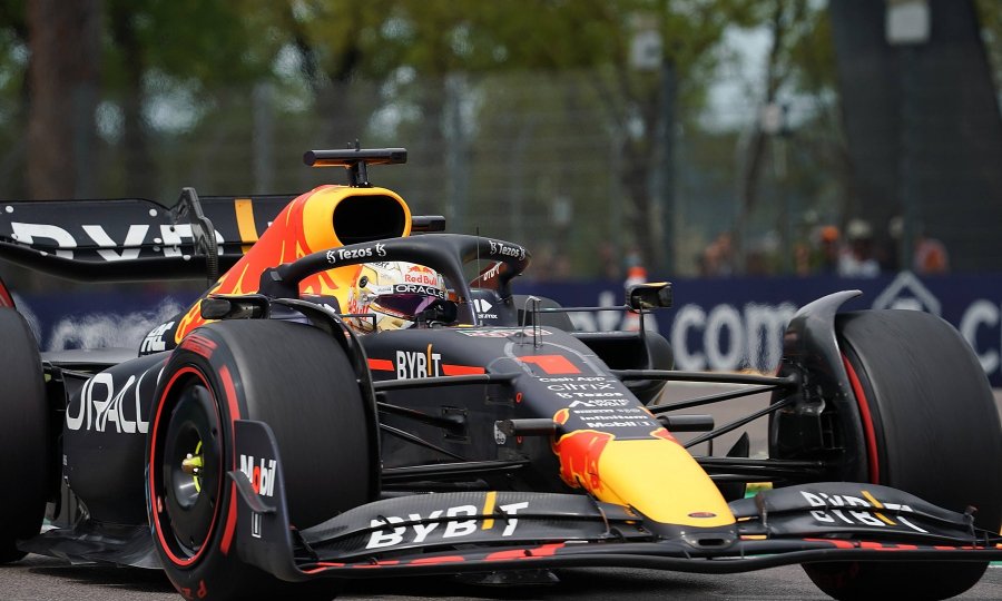 FORMULA 1 Luda sprint utrka; Verstappen u zadnjem krugu prestigao Leclerca, uzeo pobjedu i 'jedinicu' za nedjelju; novi debakl Hamiltona
