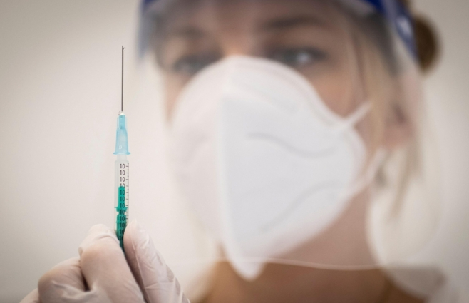 'MEDICINSKA GREŠKA' STRAŠAN INCIDENT! Cijepila zaposlenike jednom iglom! Ljudima ponuđena psihološka pomoć!