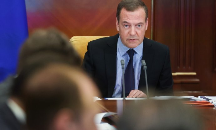AFERA PRISLUŠKIVANJA  Medvedev tvrdi: Njemačka se sprema za rat s Rusijom