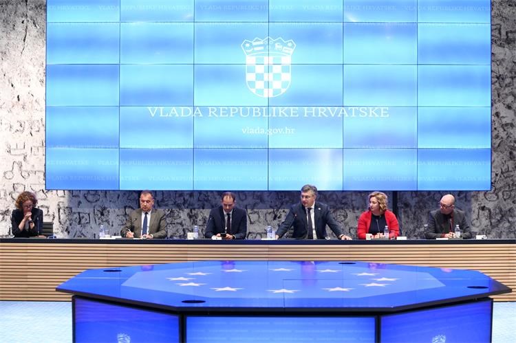 Potpisanim Memorandum o razumijevanju rastu plaće za 219 tisuća zaposlenika javnih i državnih službi
