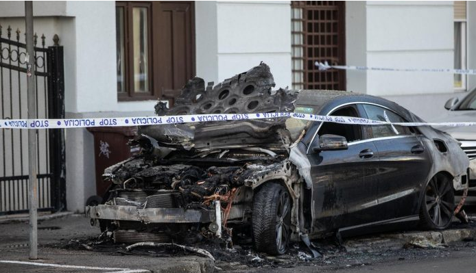 OGLASILA SE! Vlasnica uništenog Mercedesa (25): ‘Kupila mi ga je mama za 50 tisuća eura’