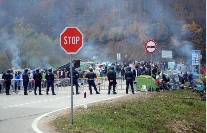 BOŽINOVIĆEV NAJVEĆI PORAZ! Zbog migranata će nam nadzirati policiju. Hrvatska je prva država u EU koja je pristala na to. Što će reći Orban?