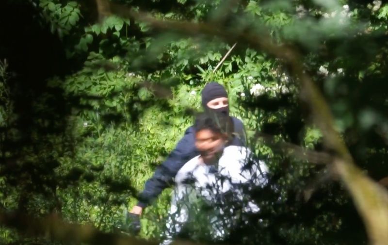 Procurila uputa  policajcima o tjeranju migranata: "Pazite da vas ne snime"