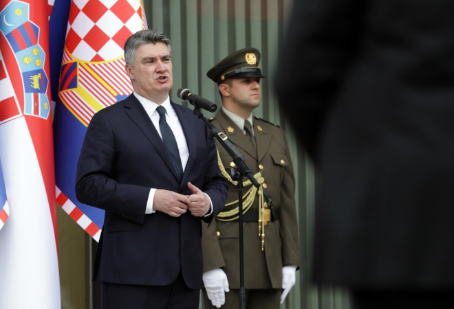 MILANOVIĆEV AS U RUKAVU! OVO BI MOGLO DOTUĆI PLENKOVIĆA: Narod i predsjednik zajedno! Imaju opciju koja bi sve mogla promijeniti!
