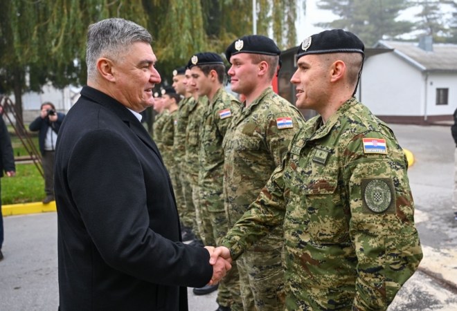 Milanović tvrdi da Plenković planira preuzeti kontrolu nad vojskom: ‘Priprema li teren za slanje Hrvatske vojske u Ukrajinu?‘
