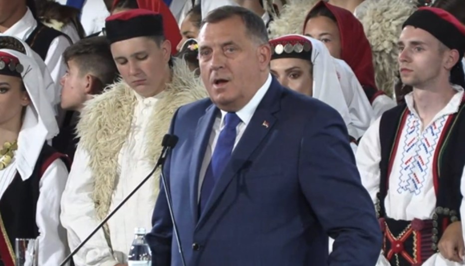 Dodik: Svi srpski dužnosnici u BiH prekidaju kontakte s NATO-om