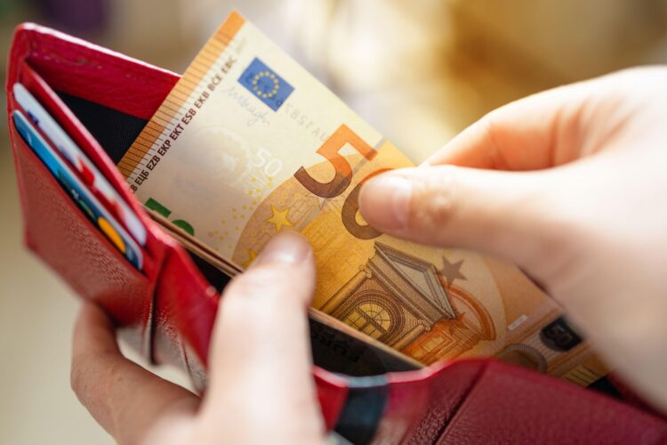 Minimalna plaća preko 1500 eura u nekim zemljama EU-a. Kako stoji Hrvatska?