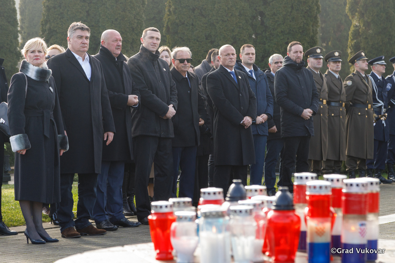 SDSS bojkotirao proslavu međunarodnog priznanja Hrvatske! Žestoka poruka Penave: ‘Ljudi ne bi smjeli učiti svoju djecu da ne vole svoja sela’, podsjetio na notornu činjenicu