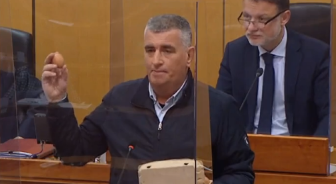 ‘SKANDALOZNO!’ BULJ VIKAO HDZ-ovcima: ‘Pupovac vam upravlja. Veleposlanik kritizira Žigmanova jer se ne uvlači šegrtu četnika Šešelja!’