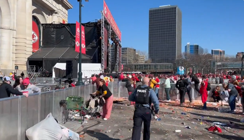 Napad na pobjedničkoj paradi Kansas City Chiefsa: Jedna osoba poginula, dvadesetak ranjeno u pucnjavi