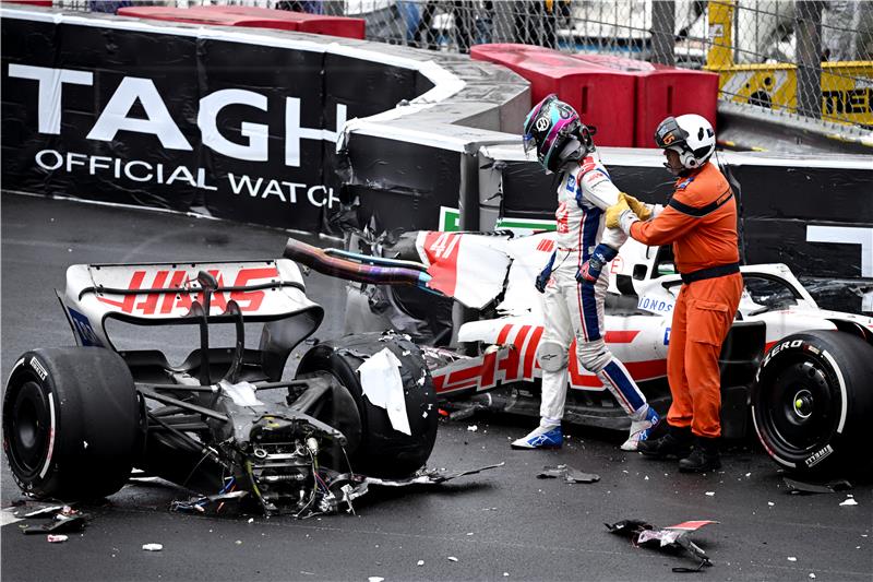 FORMULA 1 - Perezu kaotična VN Monaca
