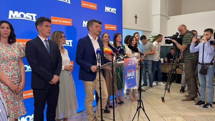 Ovo su pobjednici i gubitnici izbora