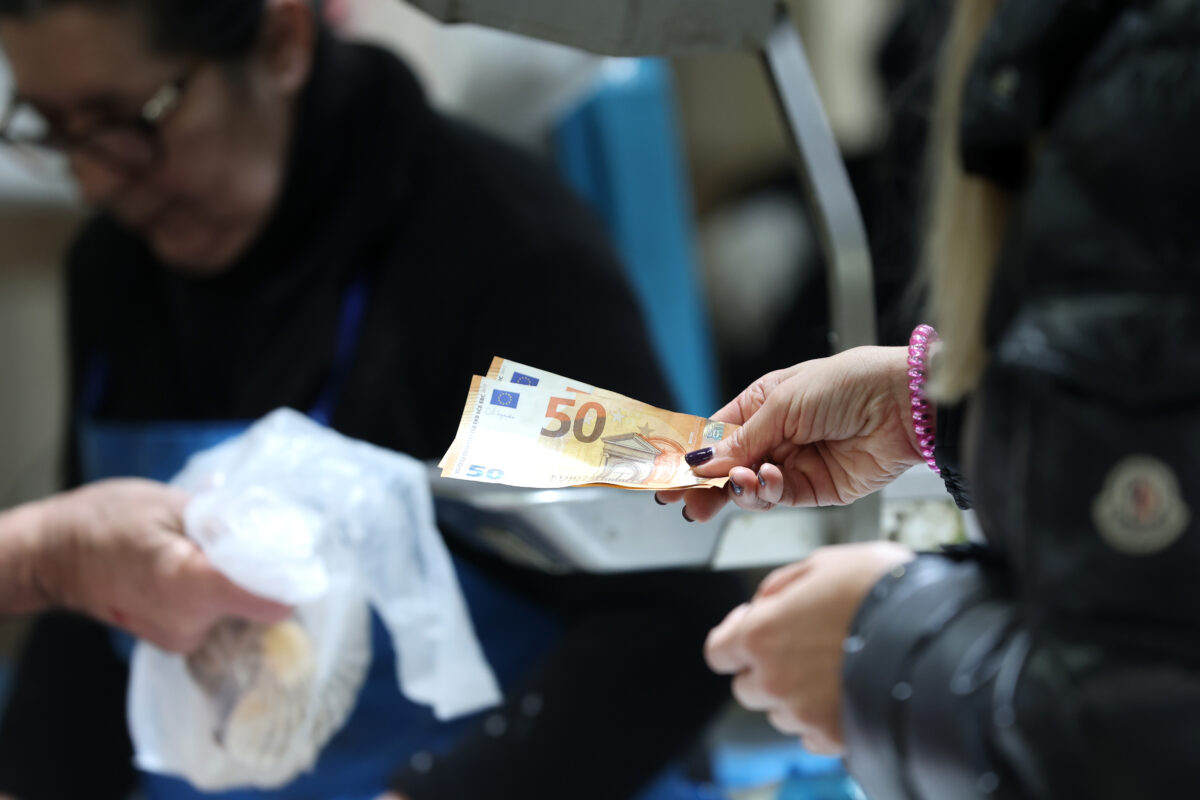 Kolika plaća je dovoljna za pristojan život? Analitičar iznio cifru: “S tim iznosom ne bi se puno odricali”