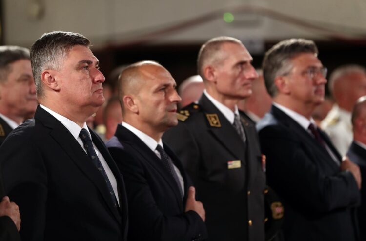 Idu li hrvatski vojnici u Ukrajinu? Misija NSATU glavna točka prijepora Banskih dvora i Pantovčaka u 2024.