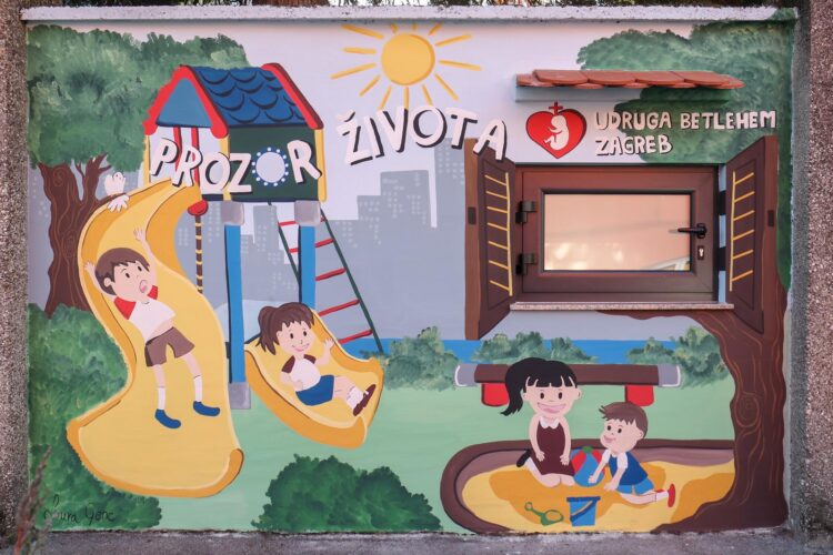 AFP se raspisao o “prozoru života” u Zagrebu: Prepirke u katoličkoj Hrvatskoj