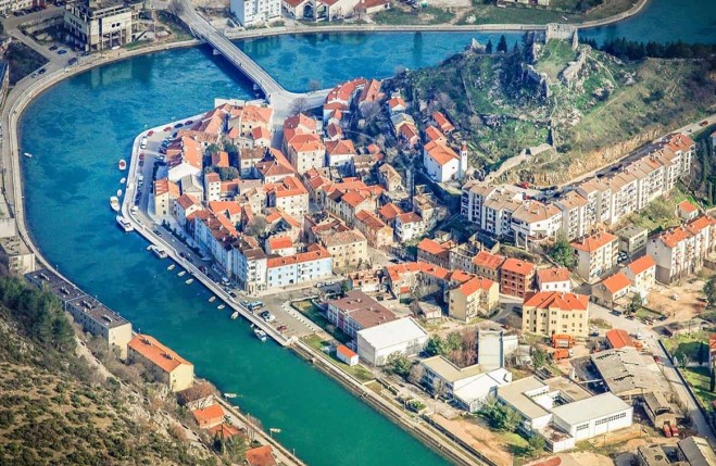 UVOD U HOROR - Na današnji dan SVI HRVATI u Obrovcu otpušteni s radnih mjesta!