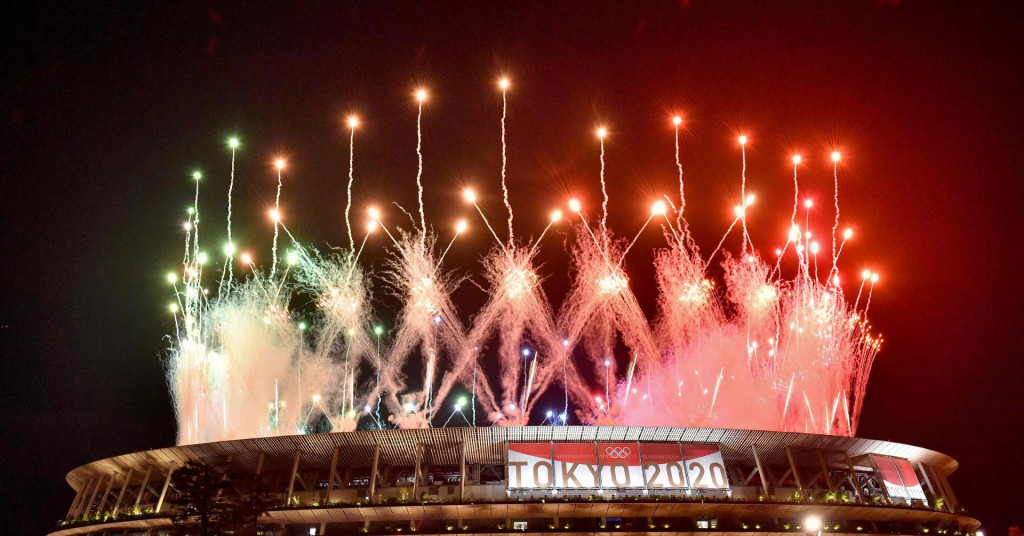 ZAVRŠNA SVEČANOST Zbogom Tokio, dobrodošli u Pariz: Zatvorene Olimpijske igre, hrvatsku zastavu nosio je vaterpolist  Andro Bušlje