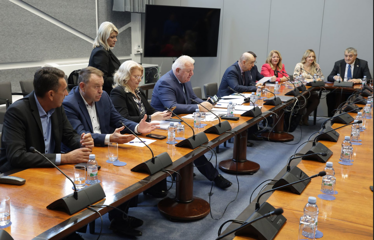 Održan okrugli stol: ‘Vukovar je odolijevao gotovo tri mjeseca mimo svih očekivanja’