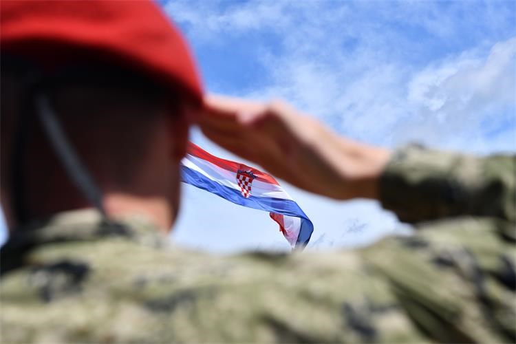 Čestitka ministra Medveda povodom Dana pobjede i domovinske zahvalnosti, Dana hrvatskih branitelja i 28. obljetnice VRO Oluja