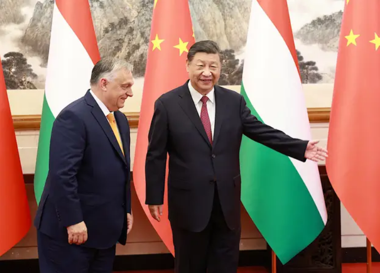 Orban stigao u Kinu nakon kontroverznog susreta s Putinom i negodovanja EU čelnika