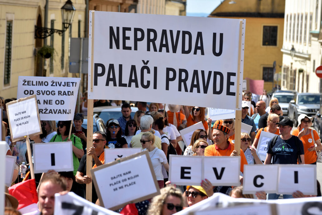 Štrajkaši zaprijetili: ‘Spremni smo potpuno obustaviti rad na sudovima! Odustat ćemo i od hitnih predmeta‘